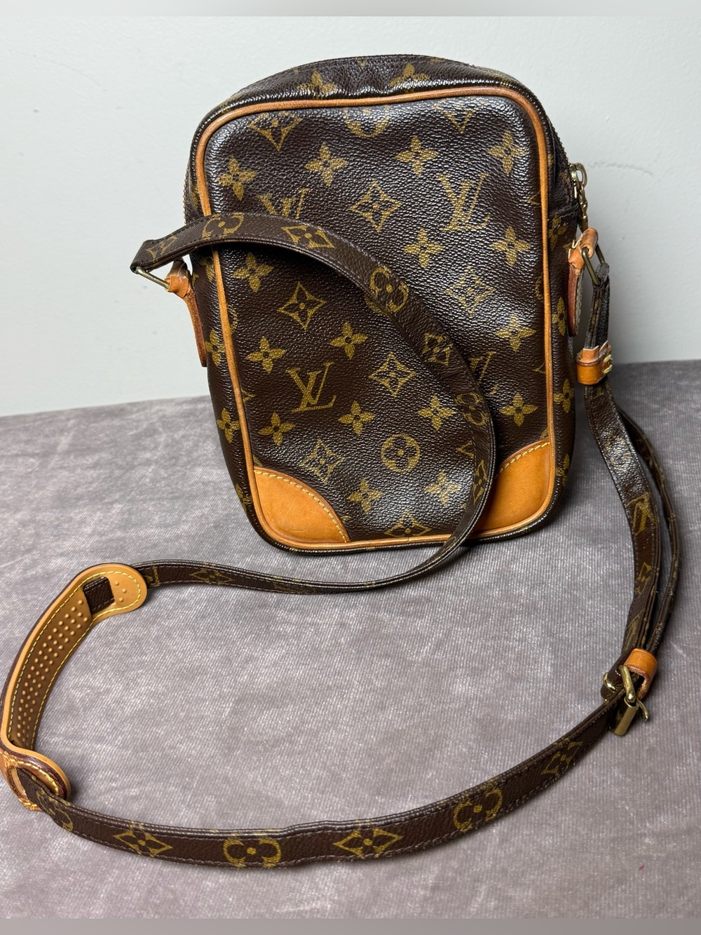 Vintage Louis Vuitton monogram Brown Amazone crossbody camera bag authentic EUC - Picture 6 of 16